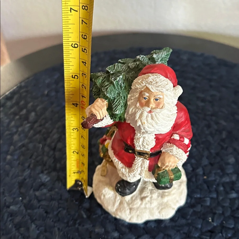 Vintage Santa Claus Figurine with Christmas Tree - Picture 5 of 6